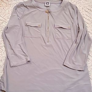 Gray 3/4 sleeve top